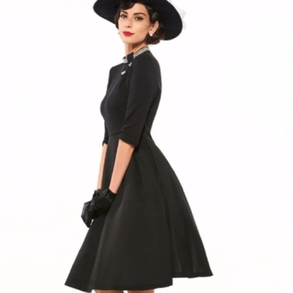 SALE 🖤 SEXY YET ELOQUENT BLACK FiT & FLARE DRESS - Picture 2 of 7